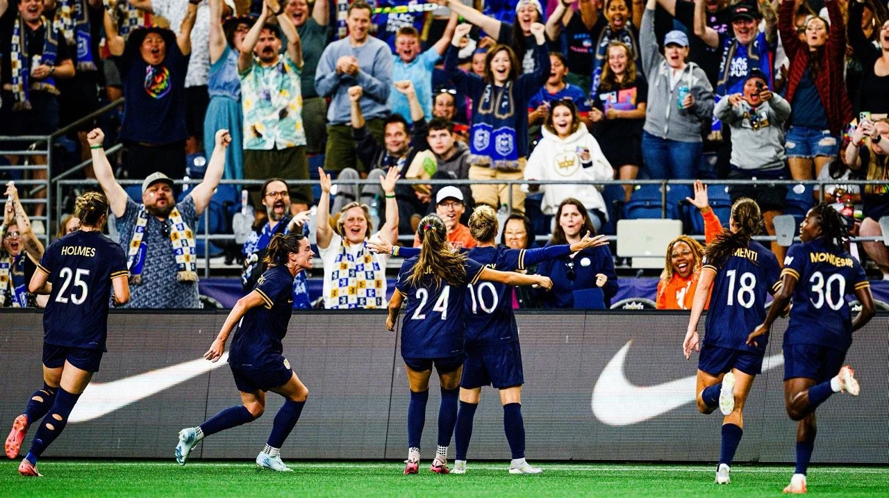 Reign Supreme: NWSL Showdown Under the Lumen Lights Tonight